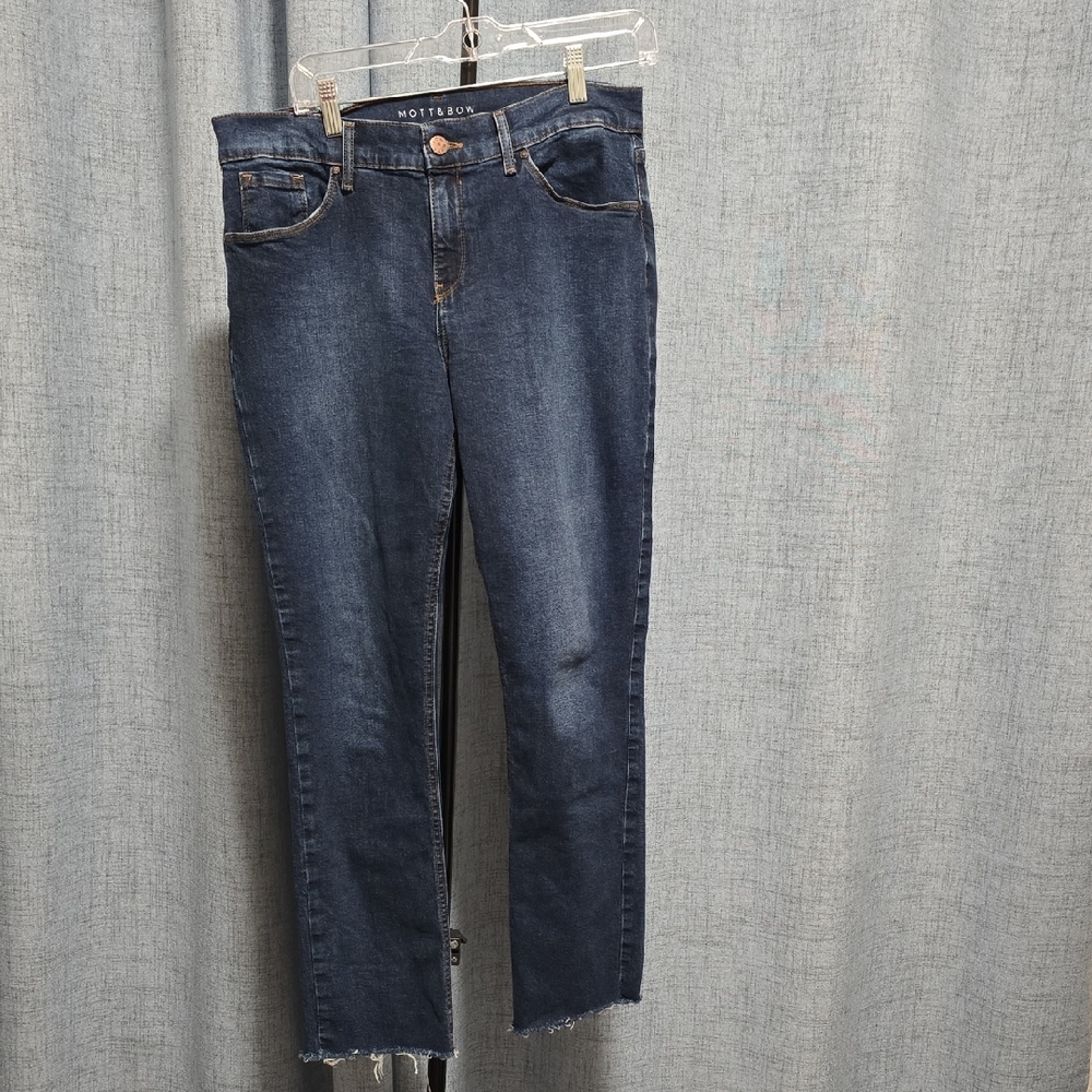 Matt And Bow Women's Dark Blue Straight‎ Frayed Leg Jeans Size 29x32